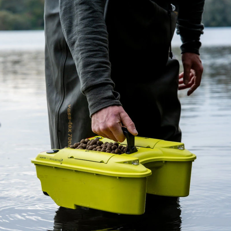 Ridge Monkey Hunter 750 Bait Boat Hi-Viz